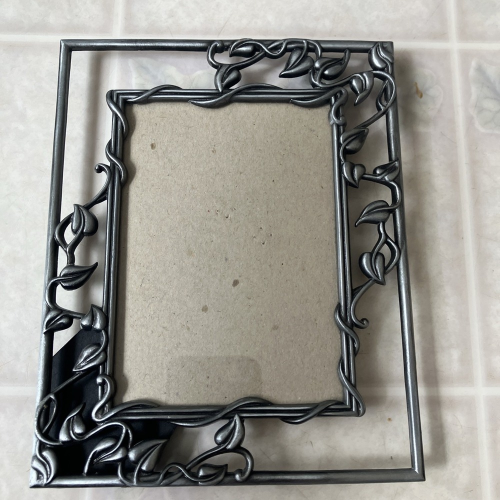 Vintage Pewter Picture Frame Ivy Vines Silver  Tabletop Decor 3.5 x 5 Photograph